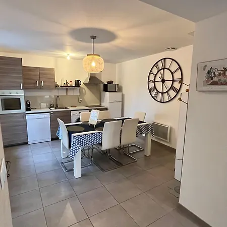 2 Lumineux Apartment Maisse